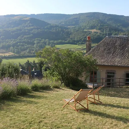 Maison Renovee Au Coeur Des Volcans D'auvergne, 4 Pers, Terrasse, Jardin, Proche Commerces - Fr-1-742-112 בית נופש *