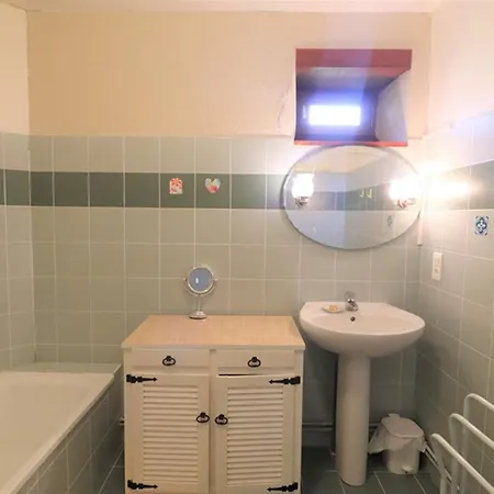 Maison Renovee Au Coeur Des Volcans D'auvergne, 4 Pers, Terrasse, Jardin, Proche Commerces - Fr-1-742-112 בית נופש